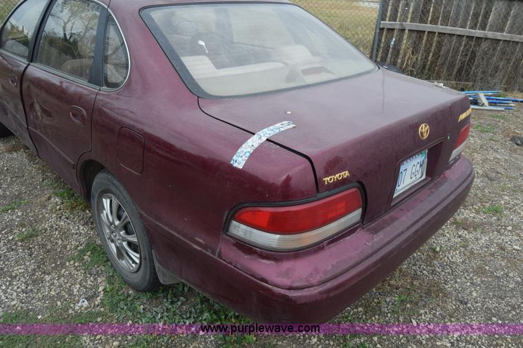 image for item J7016 1995 Toyota Avalon XL