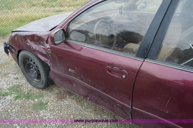 image for item J7016 1995 Toyota Avalon XL