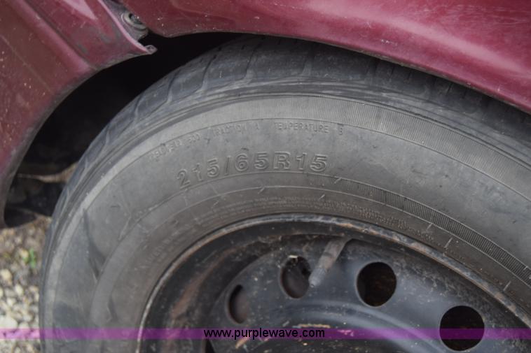 image for item J7016 1995 Toyota Avalon XL