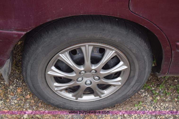image for item J7016 1995 Toyota Avalon XL