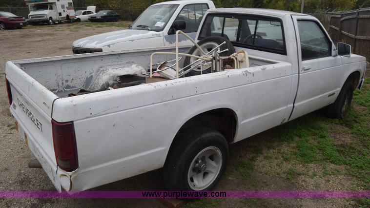 image for item J7020 1991 Chevrolet S10 pickup truck