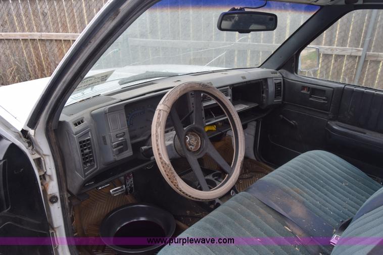 image for item J7020 1991 Chevrolet S10 pickup truck