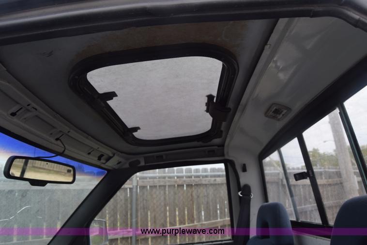 image for item J7020 1991 Chevrolet S10 pickup truck