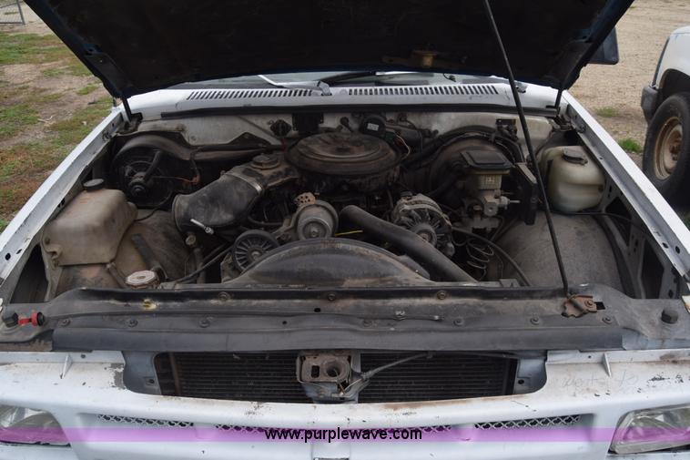 image for item J7020 1991 Chevrolet S10 pickup truck