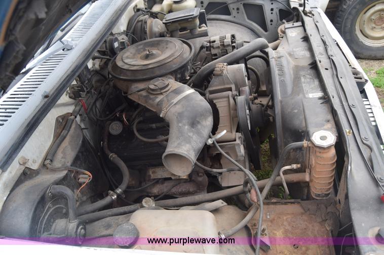 image for item J7020 1991 Chevrolet S10 pickup truck