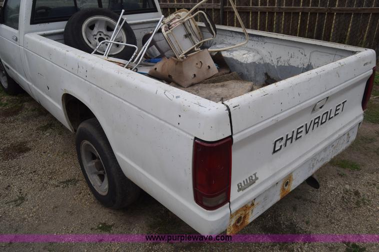 image for item J7020 1991 Chevrolet S10 pickup truck
