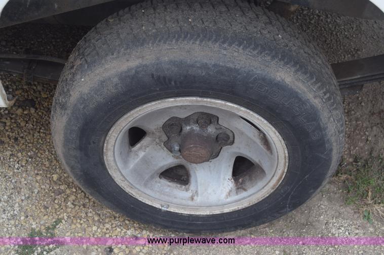 image for item J7020 1991 Chevrolet S10 pickup truck