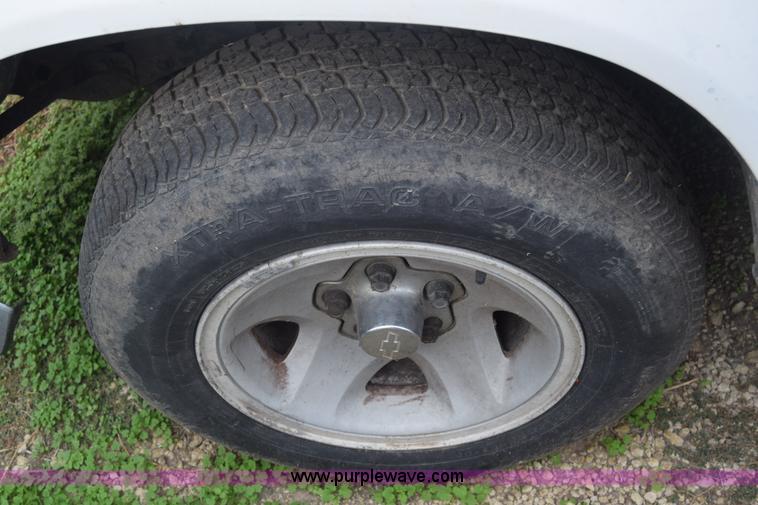 image for item J7020 1991 Chevrolet S10 pickup truck