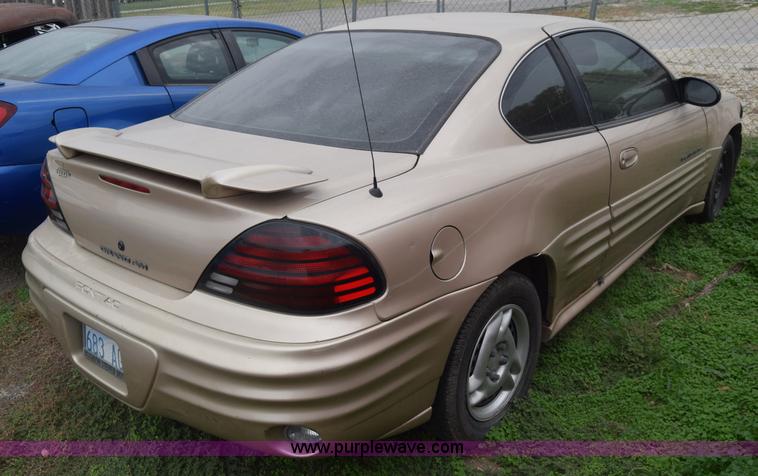 image for item J7021 2002 Pontiac Grand AM SE