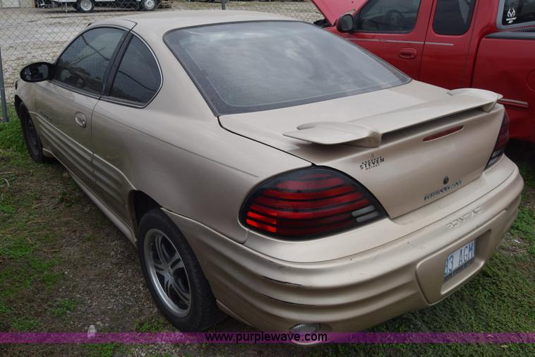 image for item J7021 2002 Pontiac Grand AM SE