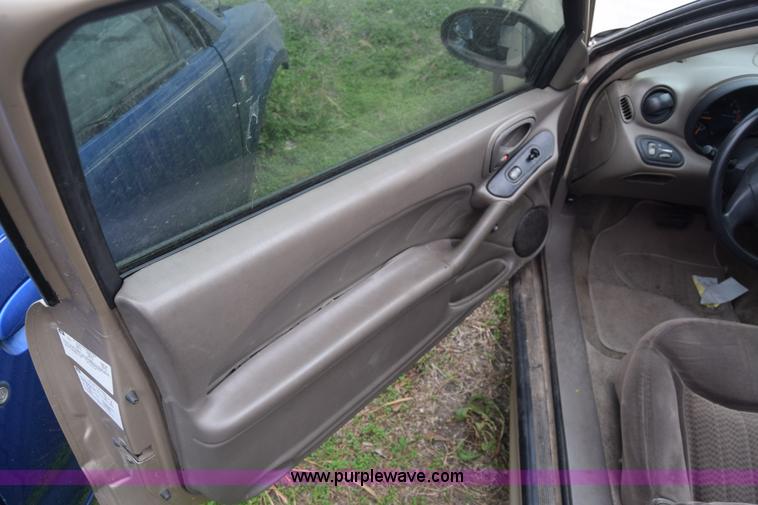 image for item J7021 2002 Pontiac Grand AM SE