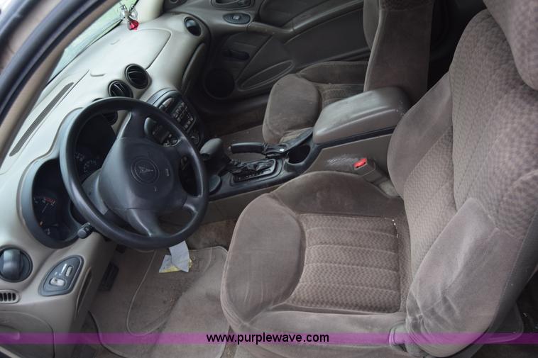 image for item J7021 2002 Pontiac Grand AM SE