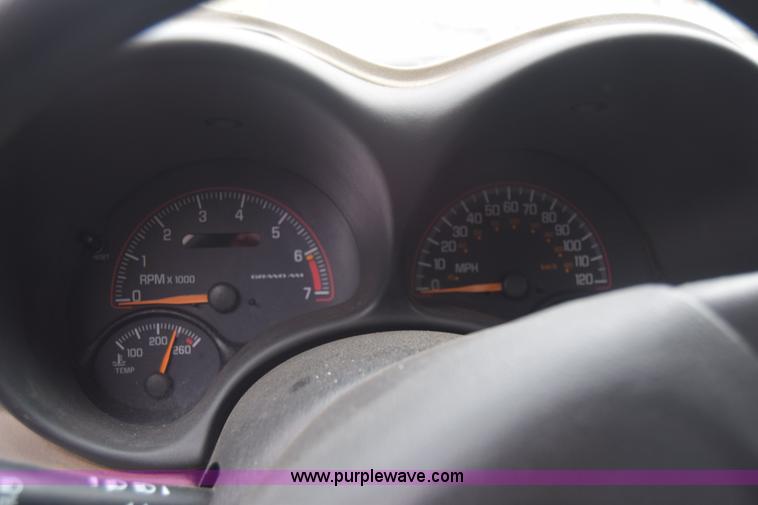 image for item J7021 2002 Pontiac Grand AM SE