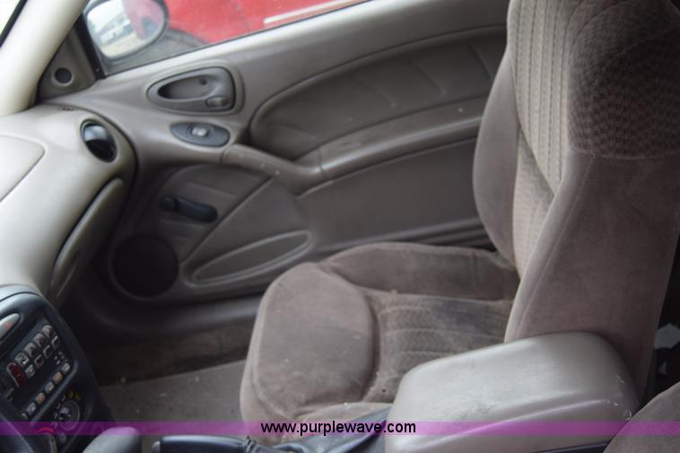 image for item J7021 2002 Pontiac Grand AM SE