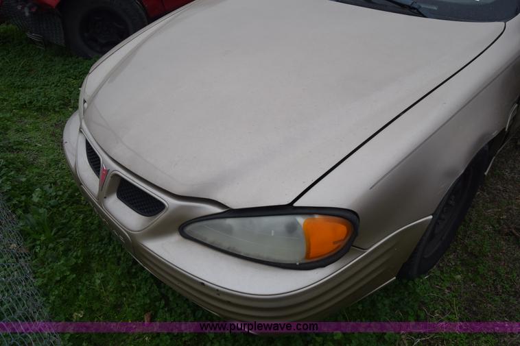 image for item J7021 2002 Pontiac Grand AM SE
