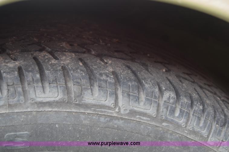 image for item J7021 2002 Pontiac Grand AM SE