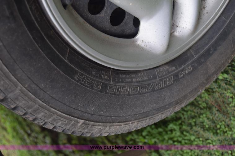 image for item J7021 2002 Pontiac Grand AM SE