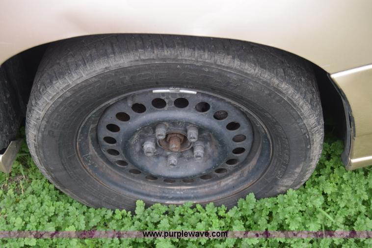 image for item J7021 2002 Pontiac Grand AM SE