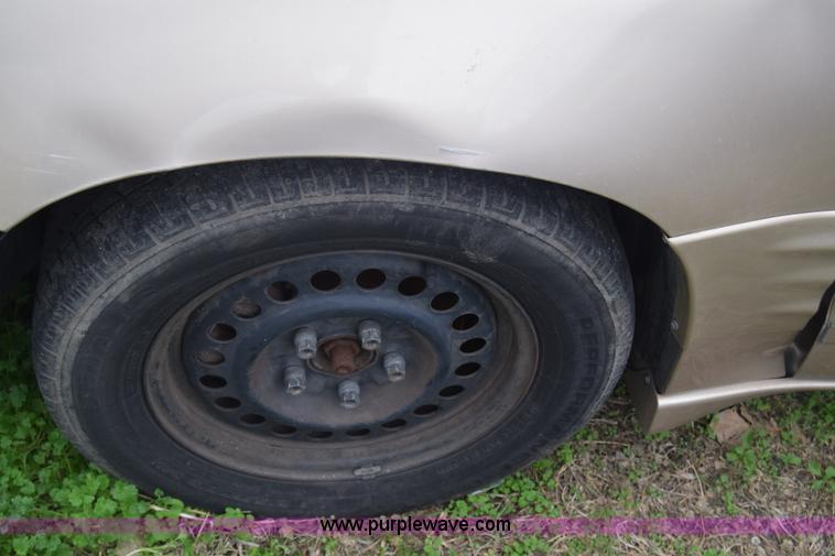 image for item J7021 2002 Pontiac Grand AM SE