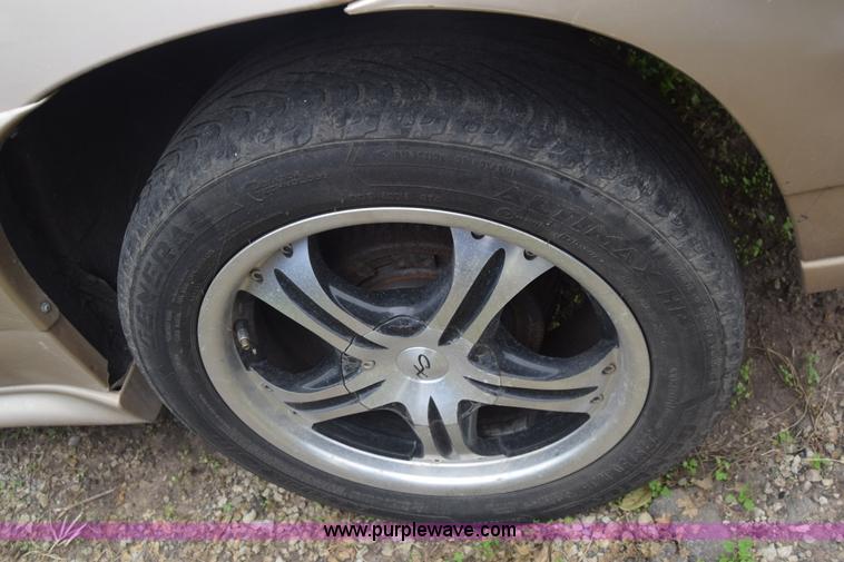 image for item J7021 2002 Pontiac Grand AM SE