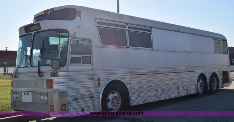 image for item J7076 1974 Eagle tour bus