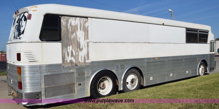 image for item J7076 1974 Eagle tour bus