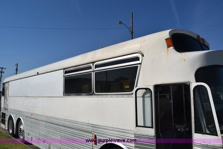 image for item J7076 1974 Eagle tour bus