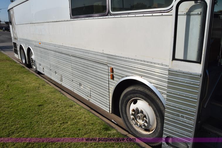 image for item J7076 1974 Eagle tour bus