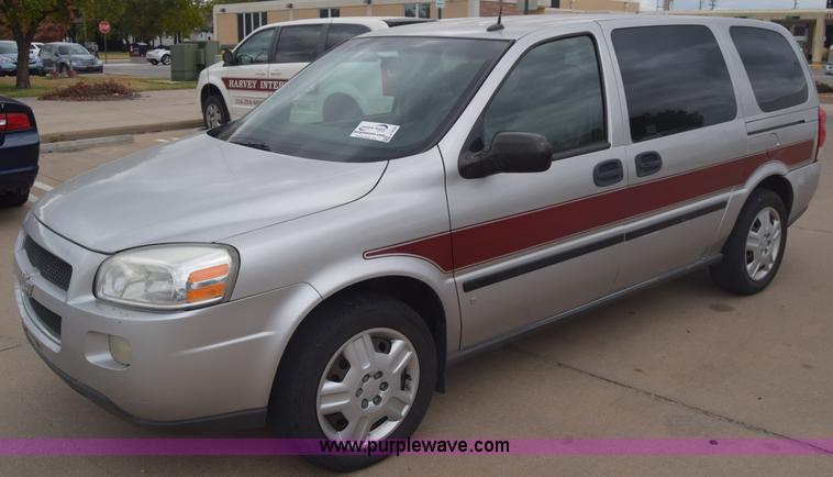 image for item J7079 2006 Chevrolet Uplander EXT LS van