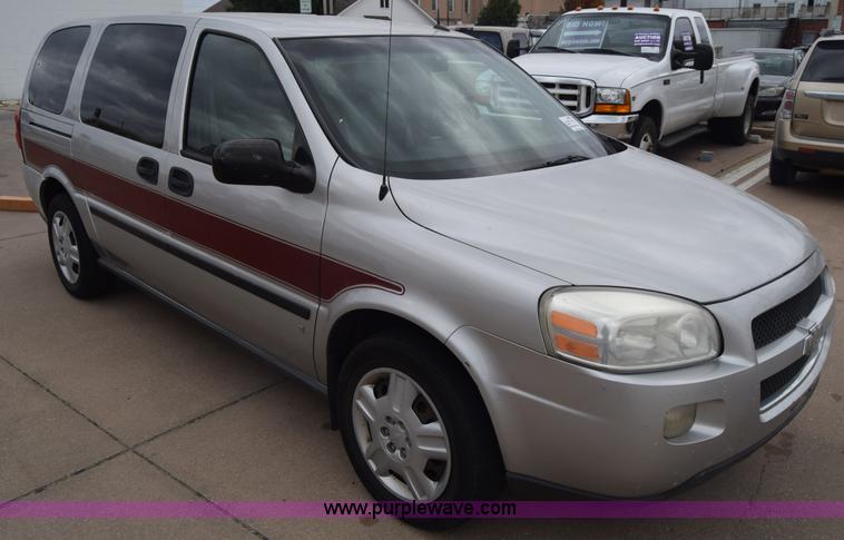image for item J7079 2006 Chevrolet Uplander EXT LS van