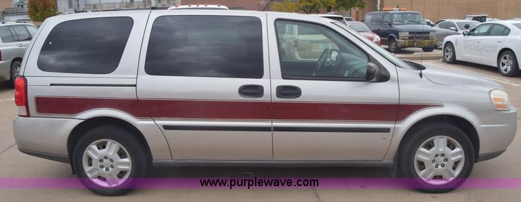 image for item J7079 2006 Chevrolet Uplander EXT LS van