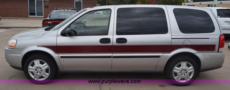 image for item J7079 2006 Chevrolet Uplander EXT LS van