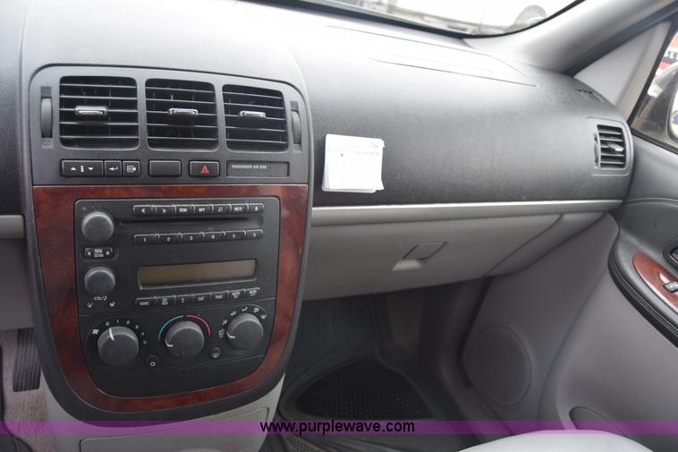 image for item J7079 2006 Chevrolet Uplander EXT LS van