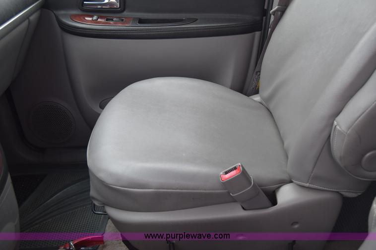 image for item J7079 2006 Chevrolet Uplander EXT LS van