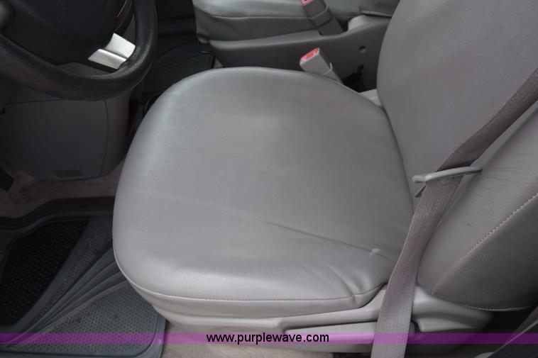 image for item J7079 2006 Chevrolet Uplander EXT LS van