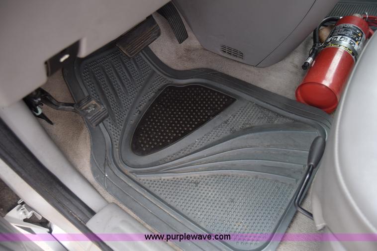 image for item J7079 2006 Chevrolet Uplander EXT LS van