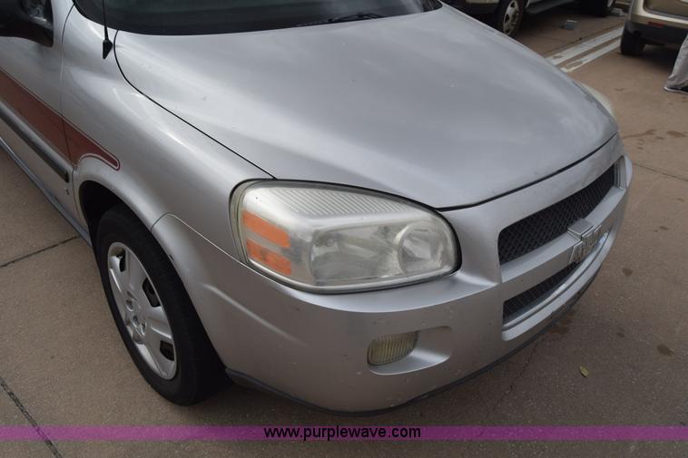 image for item J7079 2006 Chevrolet Uplander EXT LS van