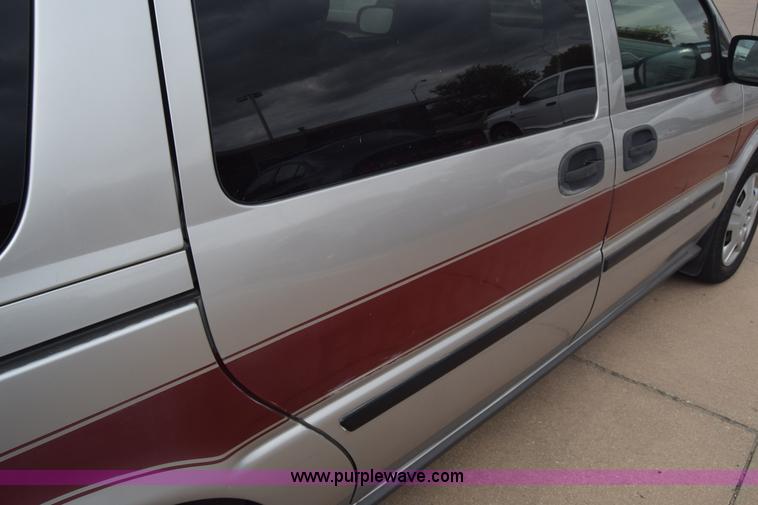 image for item J7079 2006 Chevrolet Uplander EXT LS van