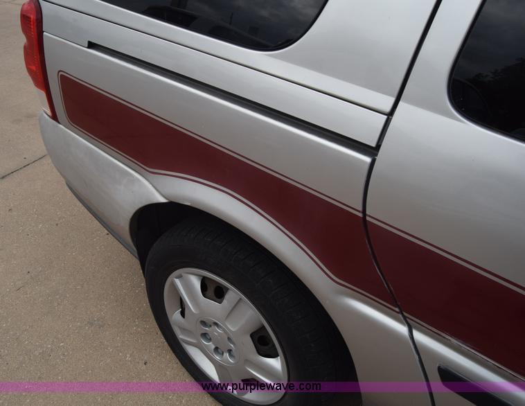 image for item J7079 2006 Chevrolet Uplander EXT LS van