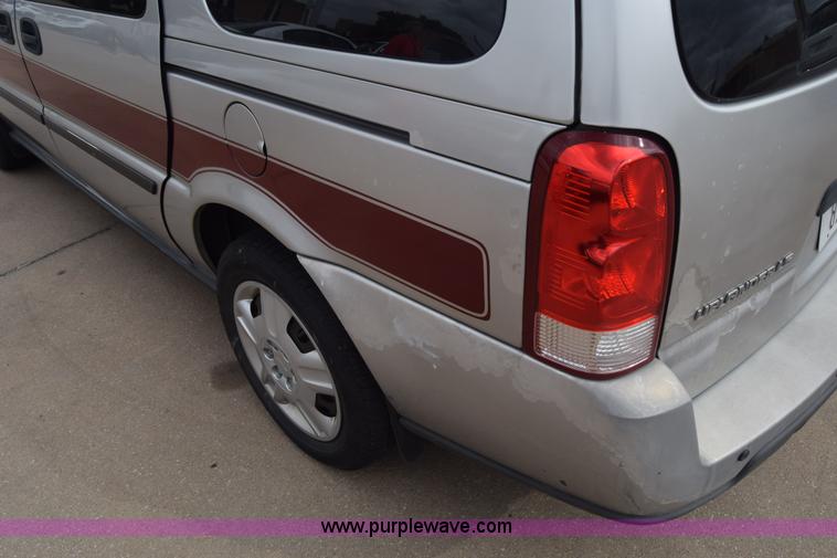 image for item J7079 2006 Chevrolet Uplander EXT LS van