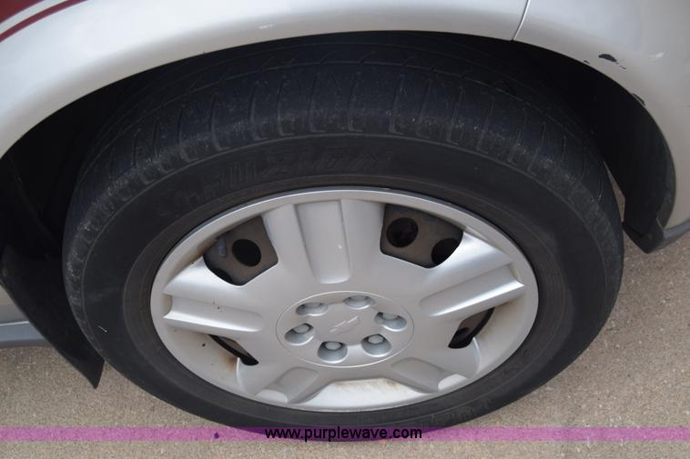 image for item J7079 2006 Chevrolet Uplander EXT LS van