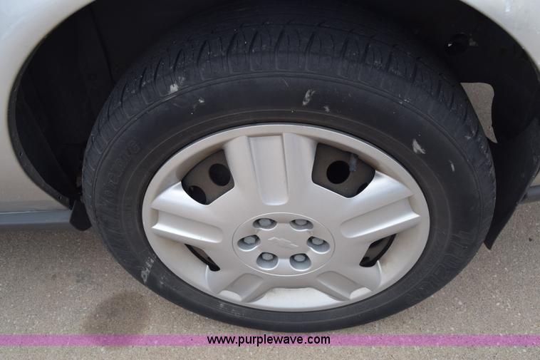 image for item J7079 2006 Chevrolet Uplander EXT LS van