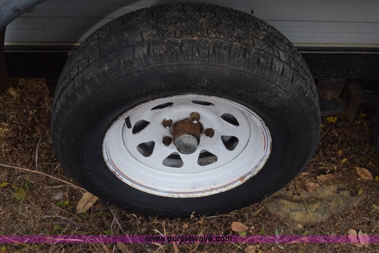 image for item J7169 1991 Carmate CM6140 enclosed cargo trailer