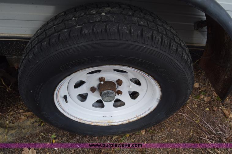 image for item J7169 1991 Carmate CM6140 enclosed cargo trailer