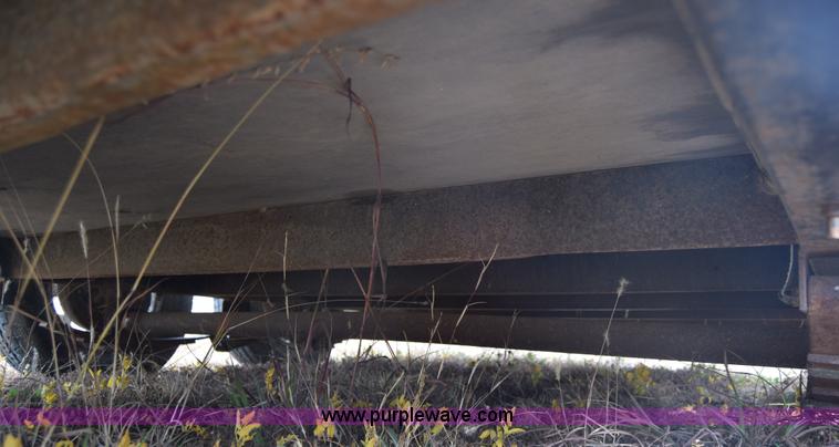 image for item J7169 1991 Carmate CM6140 enclosed cargo trailer
