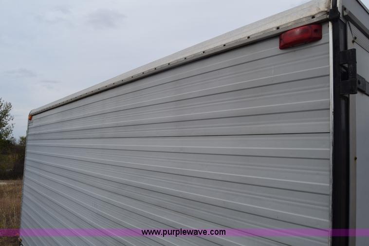 image for item J7169 1991 Carmate CM6140 enclosed cargo trailer
