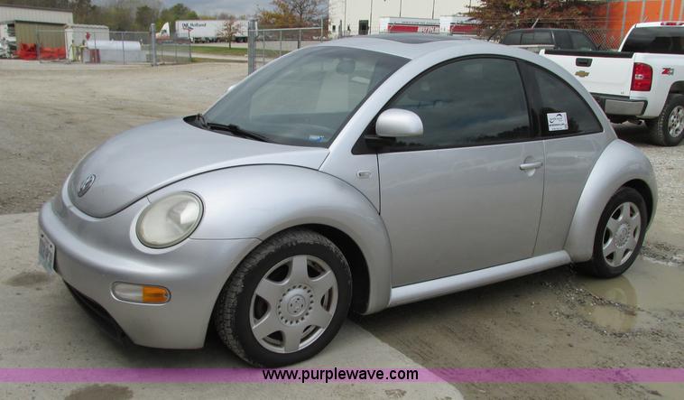 image for item J8733 2000 Volkswagen New Beetle GLX