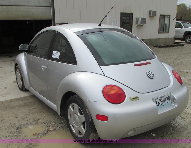 image for item J8733 2000 Volkswagen New Beetle GLX