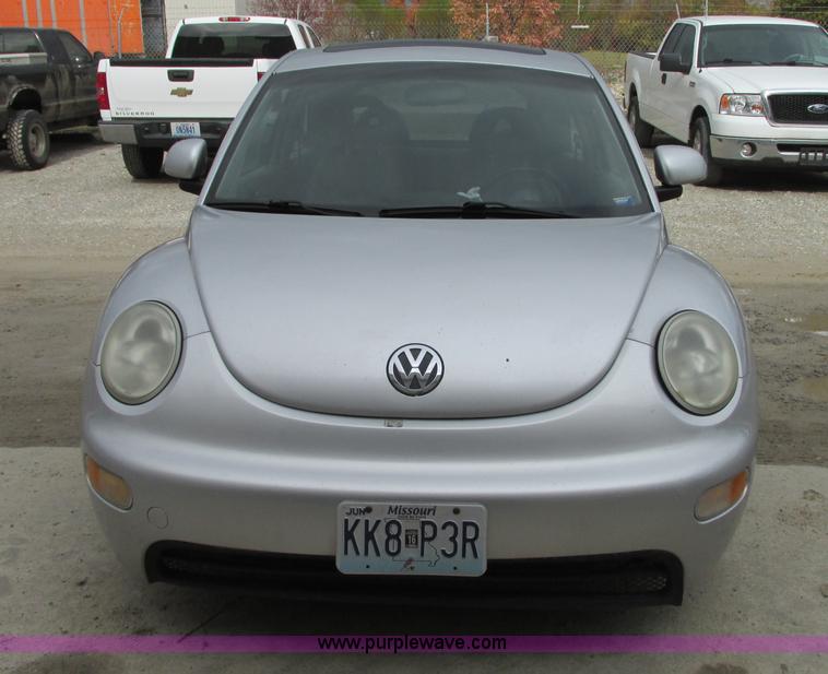 image for item J8733 2000 Volkswagen New Beetle GLX