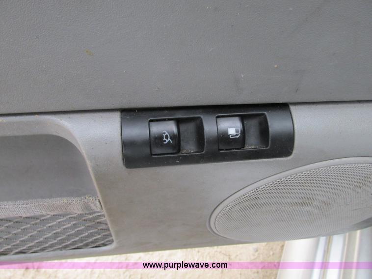 image for item J8733 2000 Volkswagen New Beetle GLX